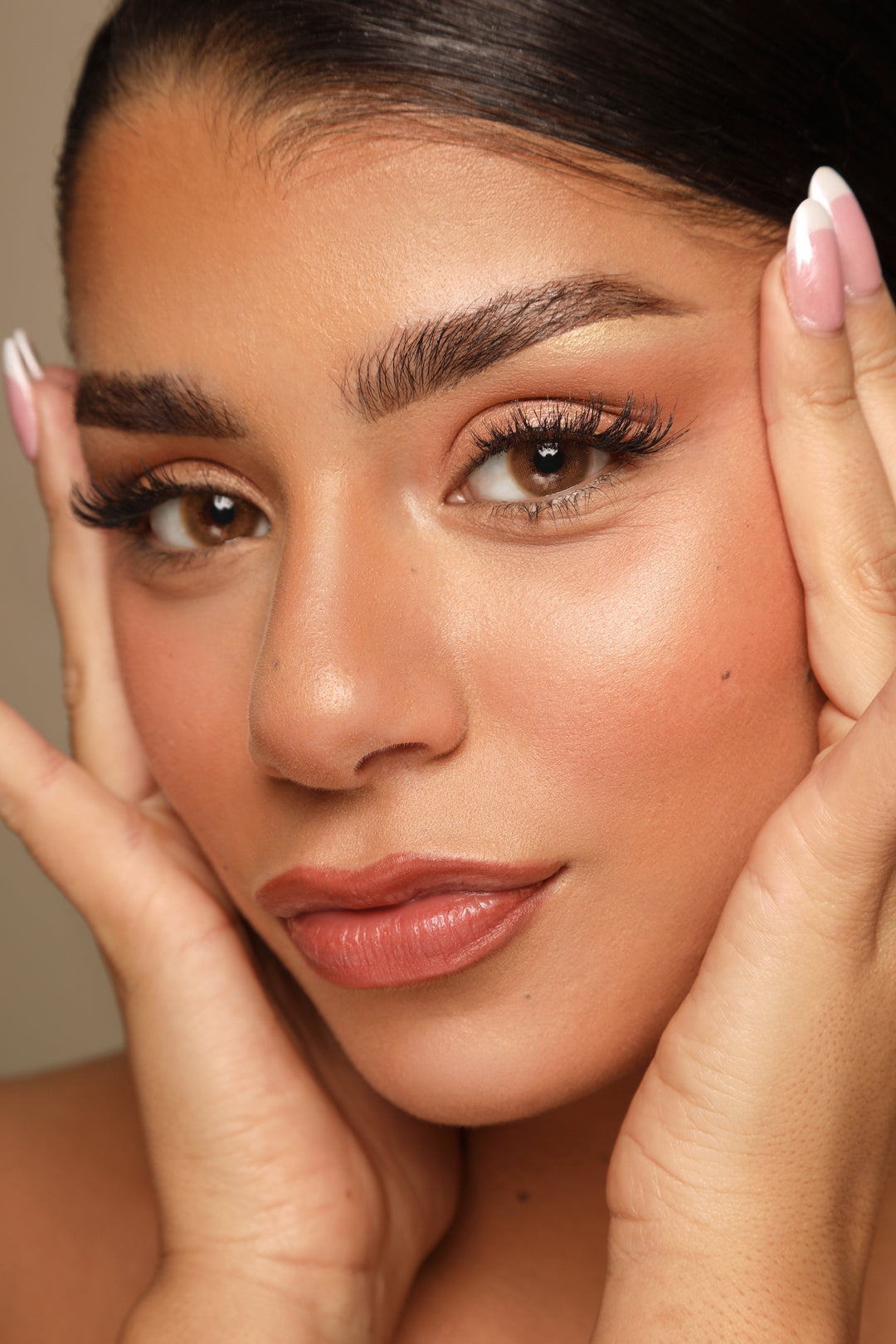 Latina | Haselnuss