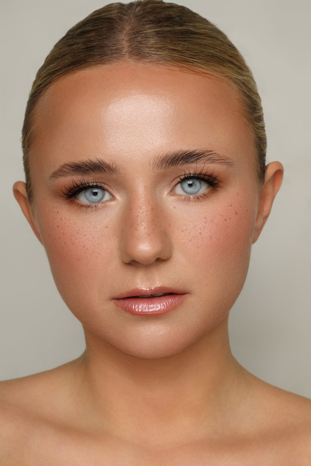 Adriana L | Annual contact lenses